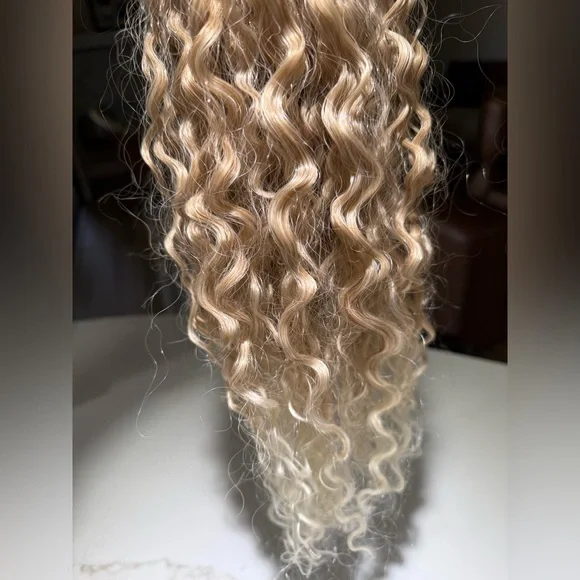 HAIR, 22”, 9PCS Clip in Hair Extensions Curly Long Soft Blonde to Light Blonde - Picture 3 of 11